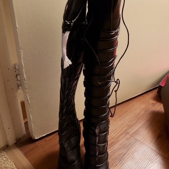 Vince camuto silky leather peep toe boots - Picture 5 of 5